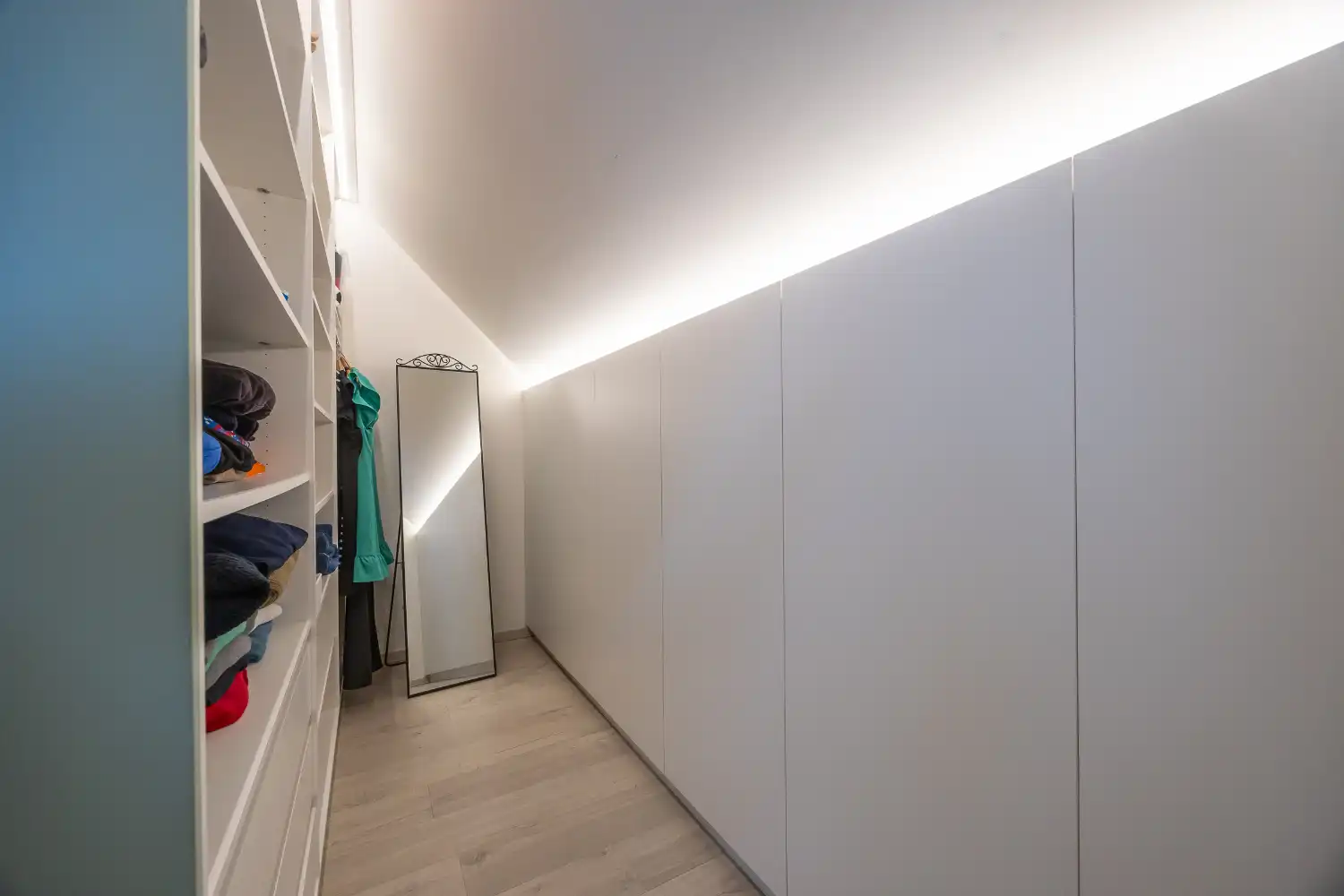 Instapklare halfopen bebouwing in rustige woonwijk te Bredene foto 12