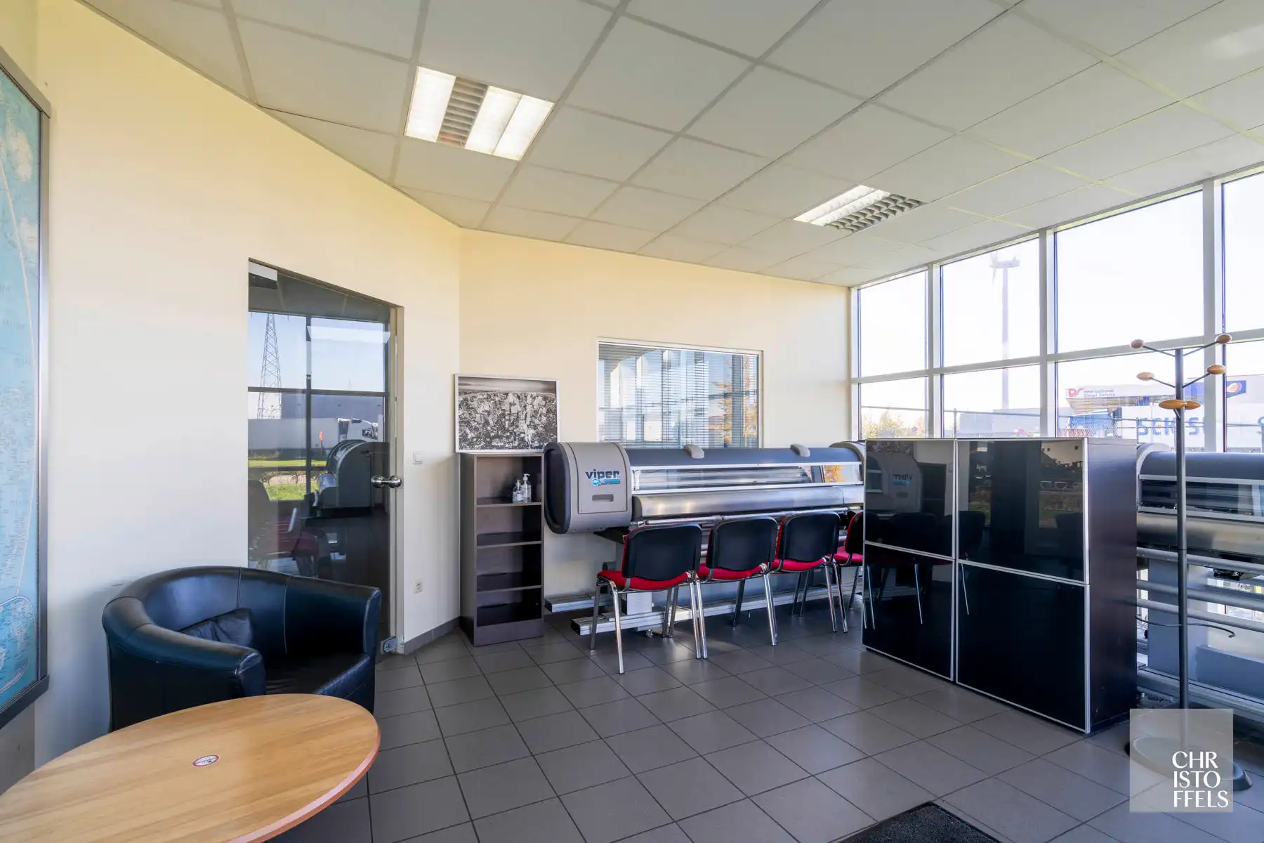 Functioneel bedrijfsgebouw op 4.445m² met magazijn/werkplaats (1.231 m²) en kantoorruimtes (197 m²) nabij de E314 foto 12