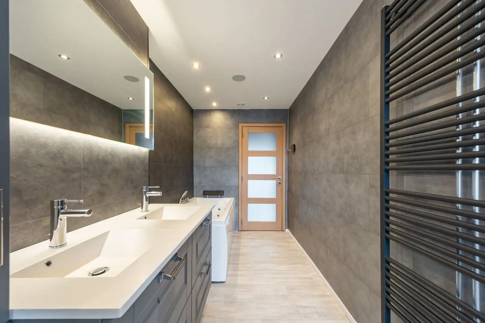 Ruim wonen in Merksem met tuin en terras foto 14