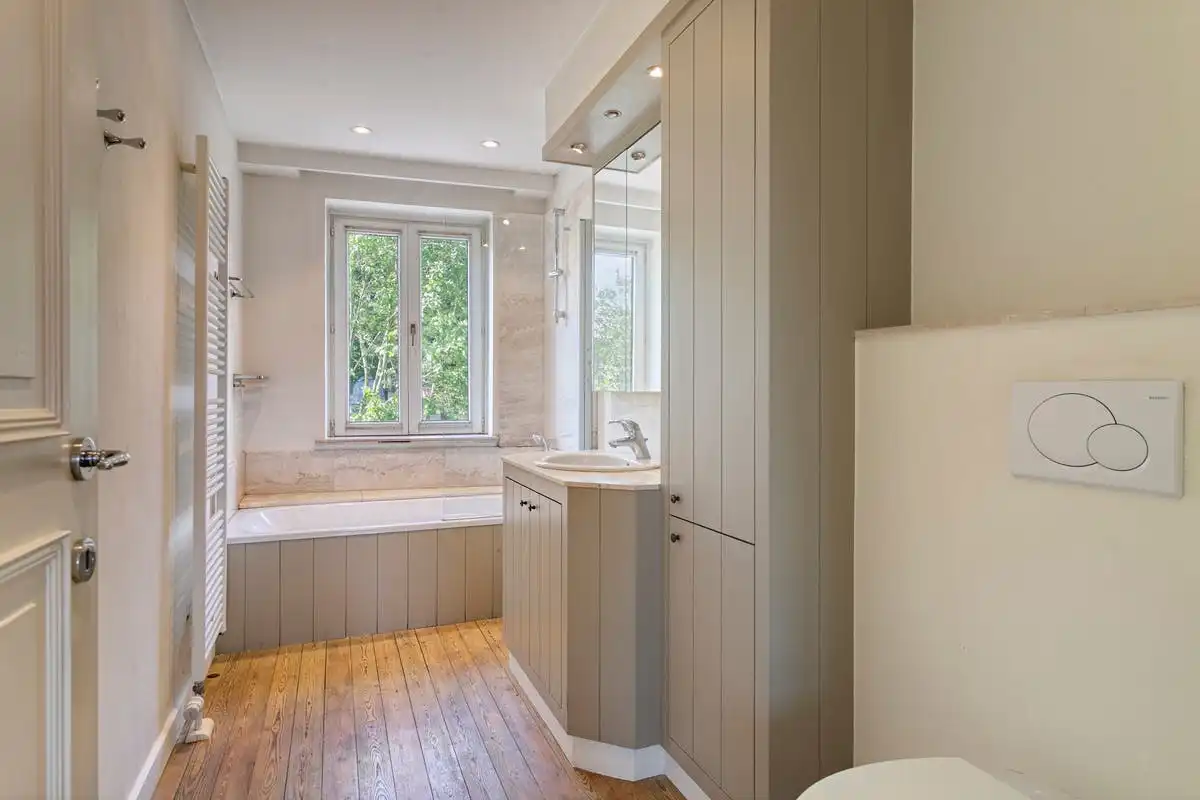 Bel-etage met 2 slaapkamers te koop op de Dam te Kortrijk! foto 9