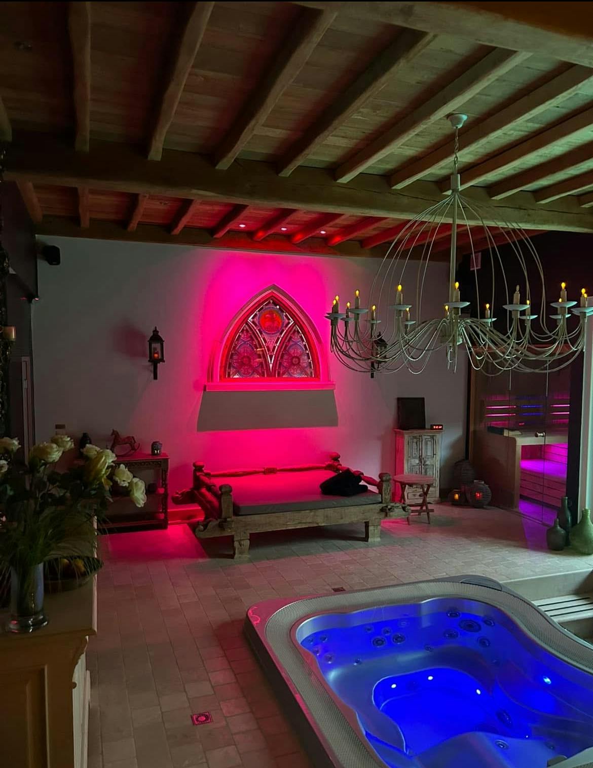 Opbrengsteigendom met 2 privatieve sauna's met Appartement foto 3