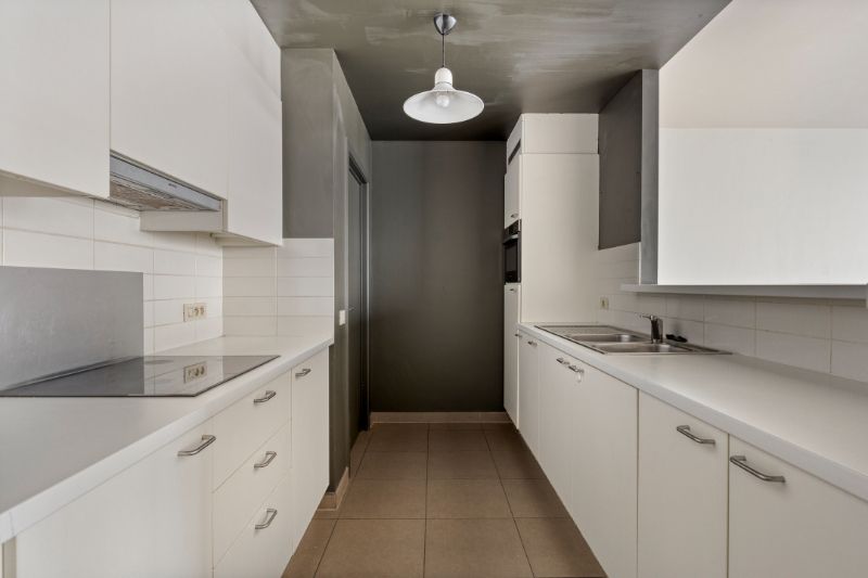 NABIJ HET SINT ANNAPLEIN, ENERGIEZUINIG APPARTEMENT MET TERRAS EN OVERDEKTE AUTOSTAANPLAATS foto 6