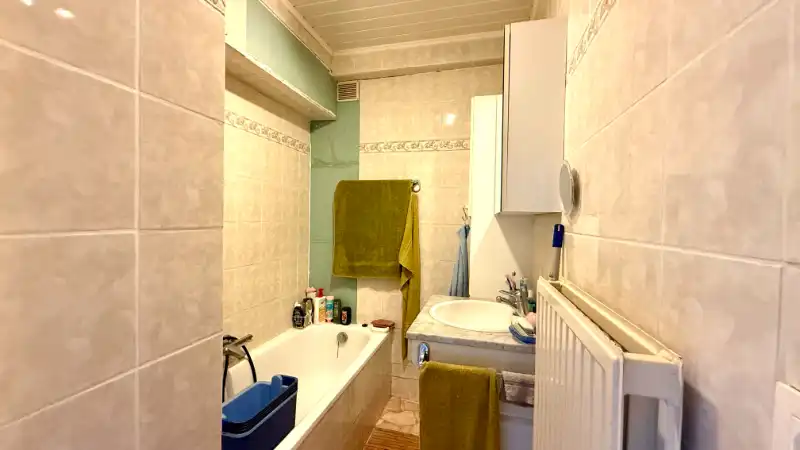 Centraal gelegen, ruim appartement met 2 slaapkamers en balkon foto 6