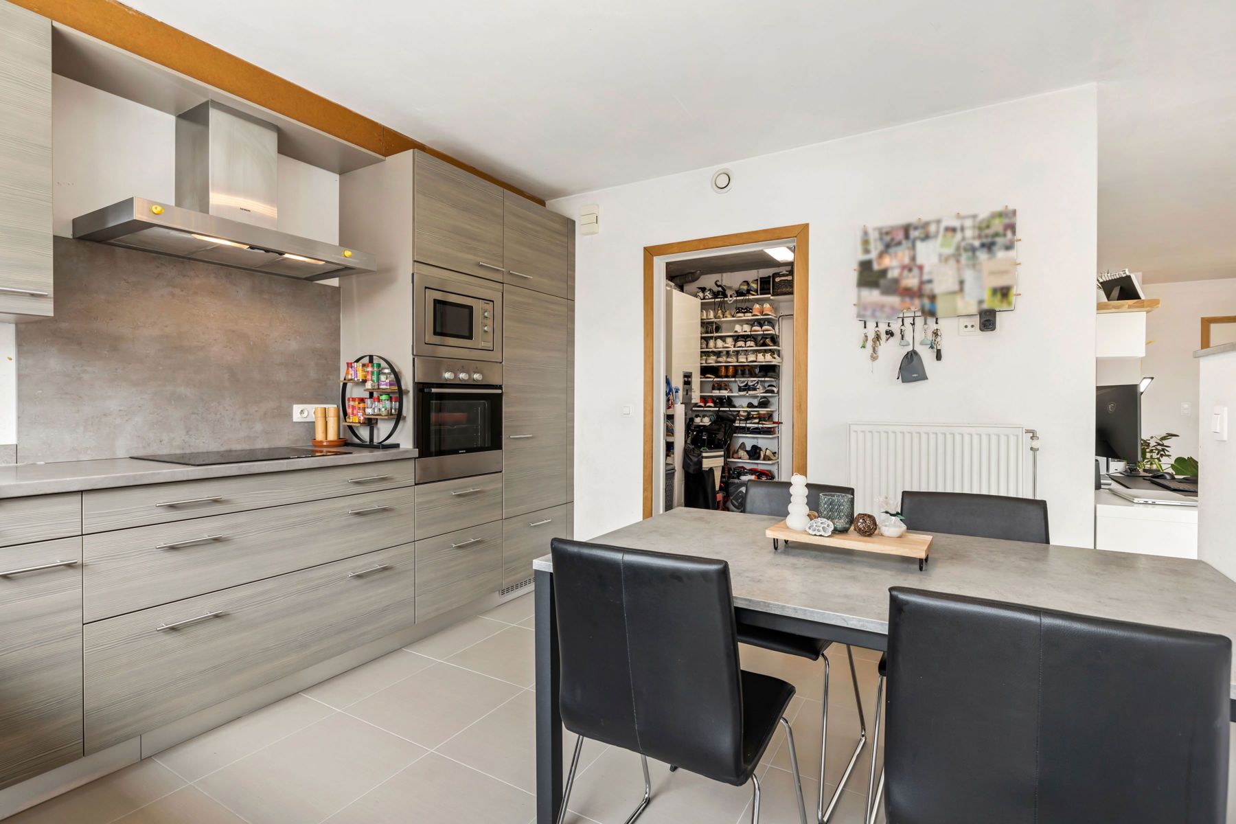 Instapklare woning met tuin, zonnepanelen en 3 slpks foto 8