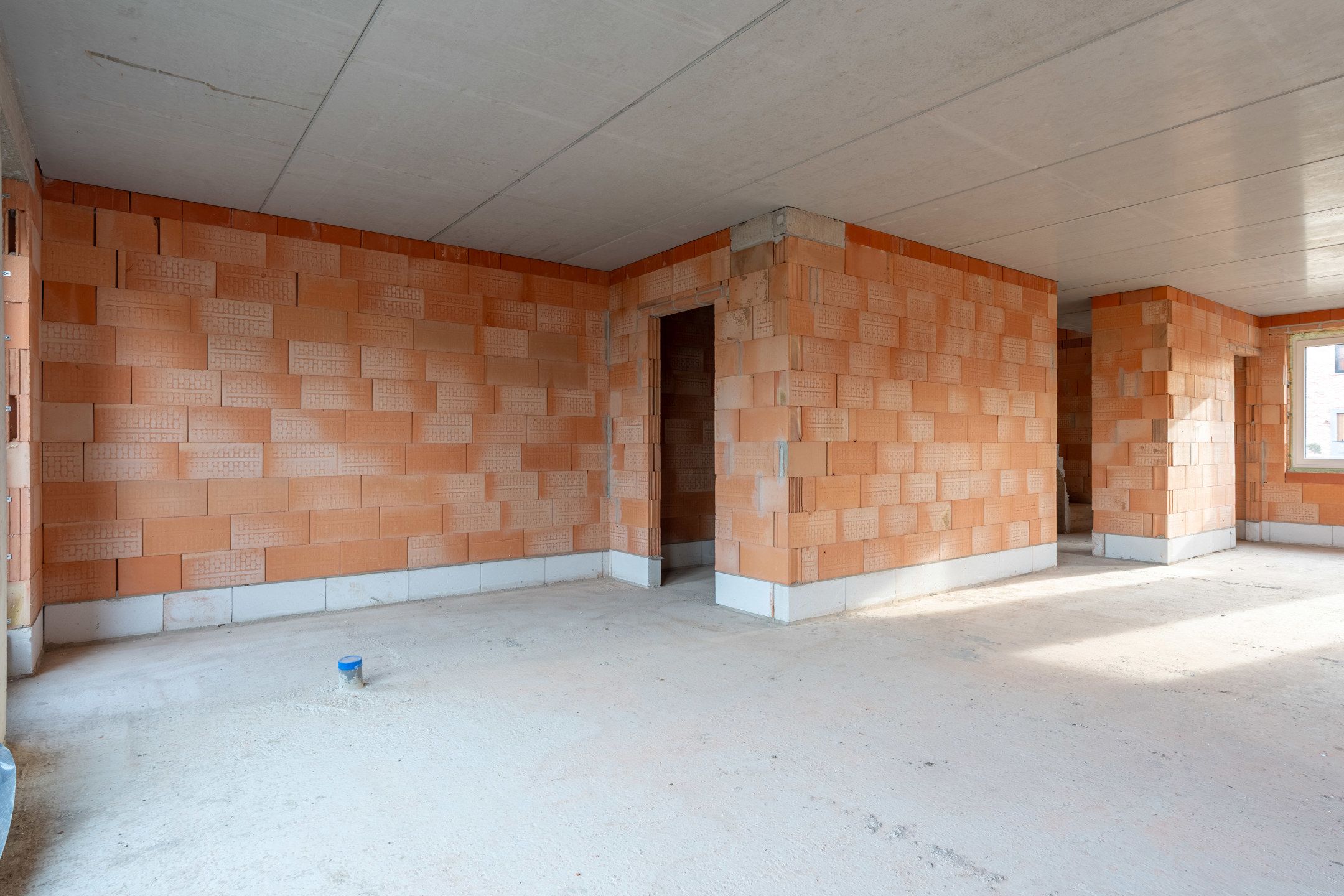 Knappe en ruime (245 m²) casco woning op gunstige ligging foto 18