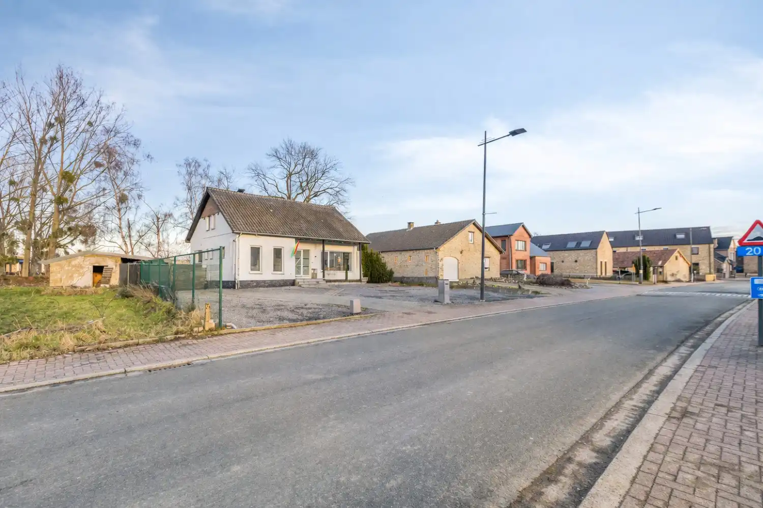 Charmante split-level woning met 3 slaapkamers en ruime tuin in Kotem, Maasmechelen. foto 24