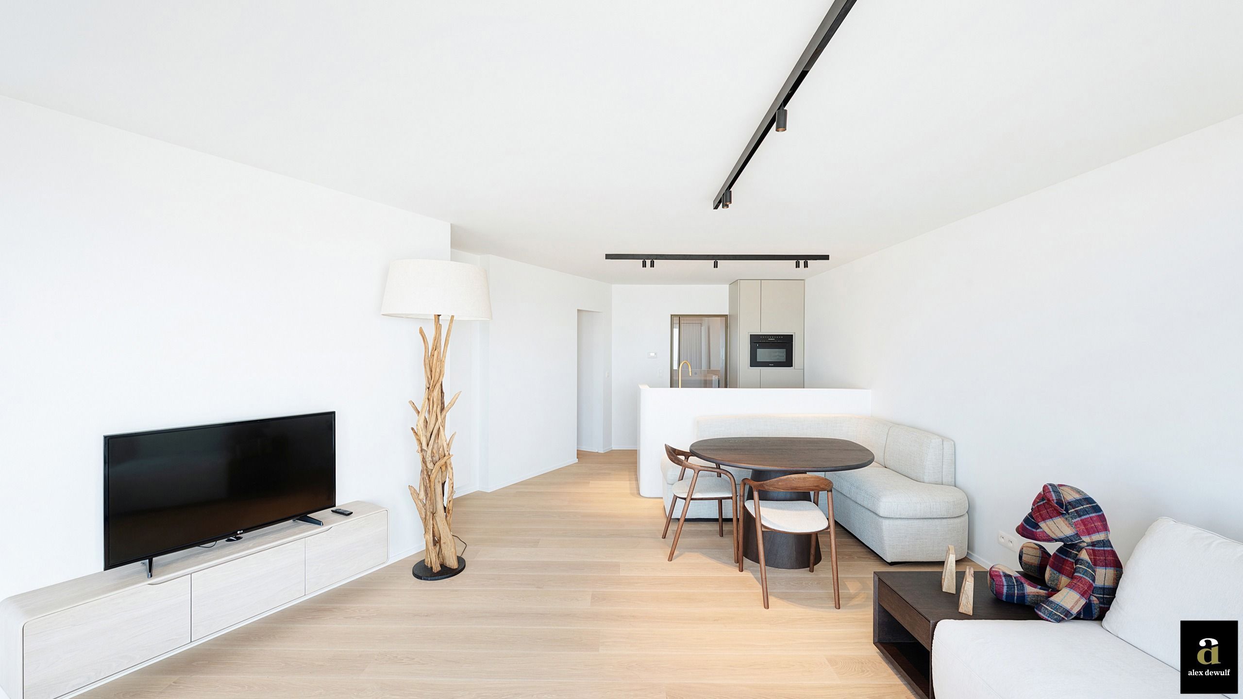 Instapklaar appartement op de Zeedijk in een mooi hoekgebouw foto 9