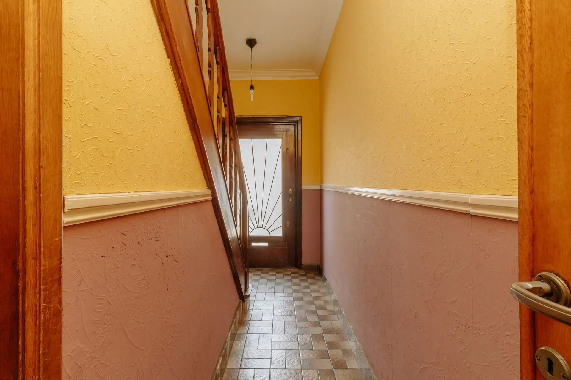 Te renoveren woning met karakter en potentieel in Wilrijk foto 3