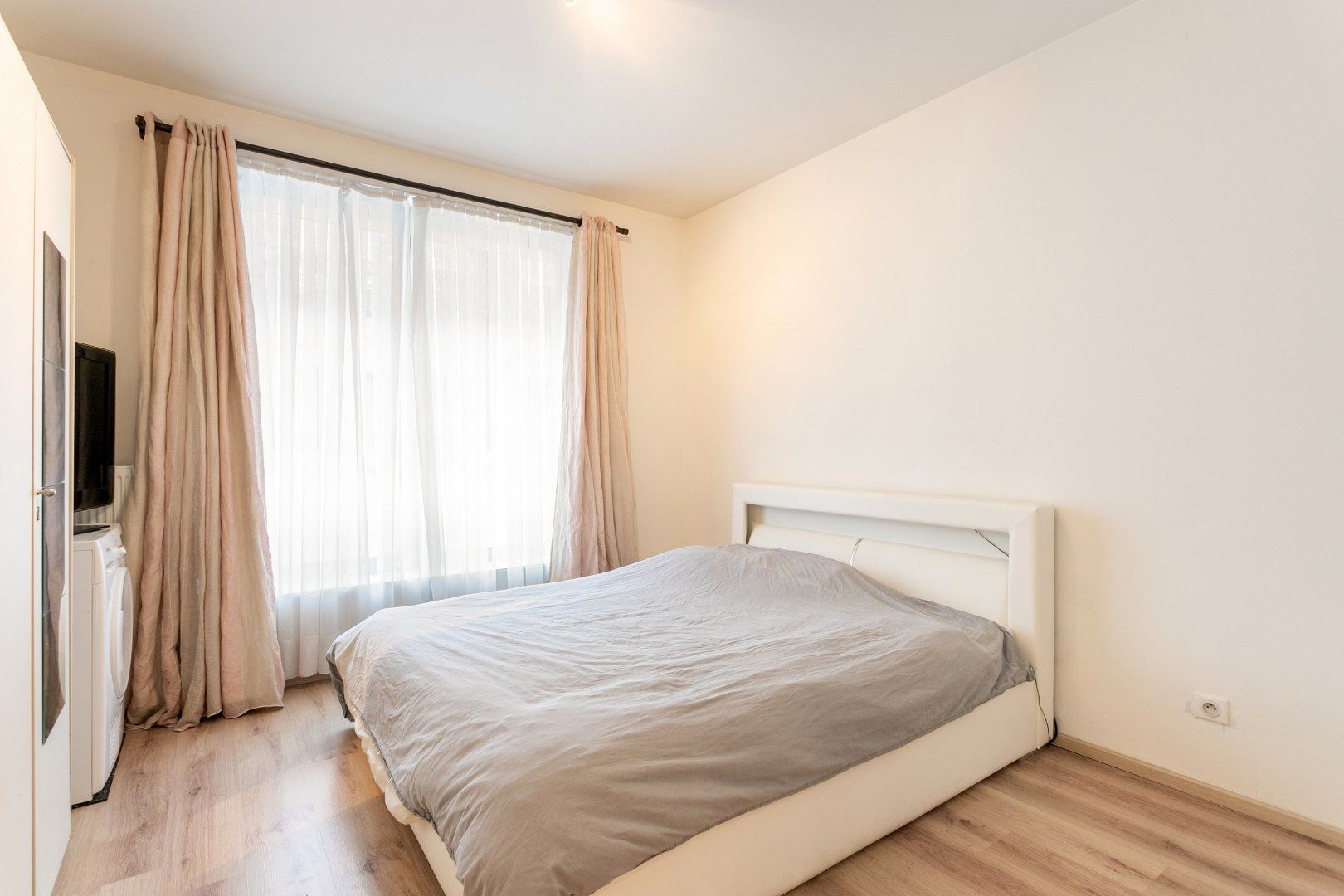 Energiezuinig 1-slpk appartement gelijkvloers met terras, parking en toplocatie nabij Brussel-Zuid foto 14