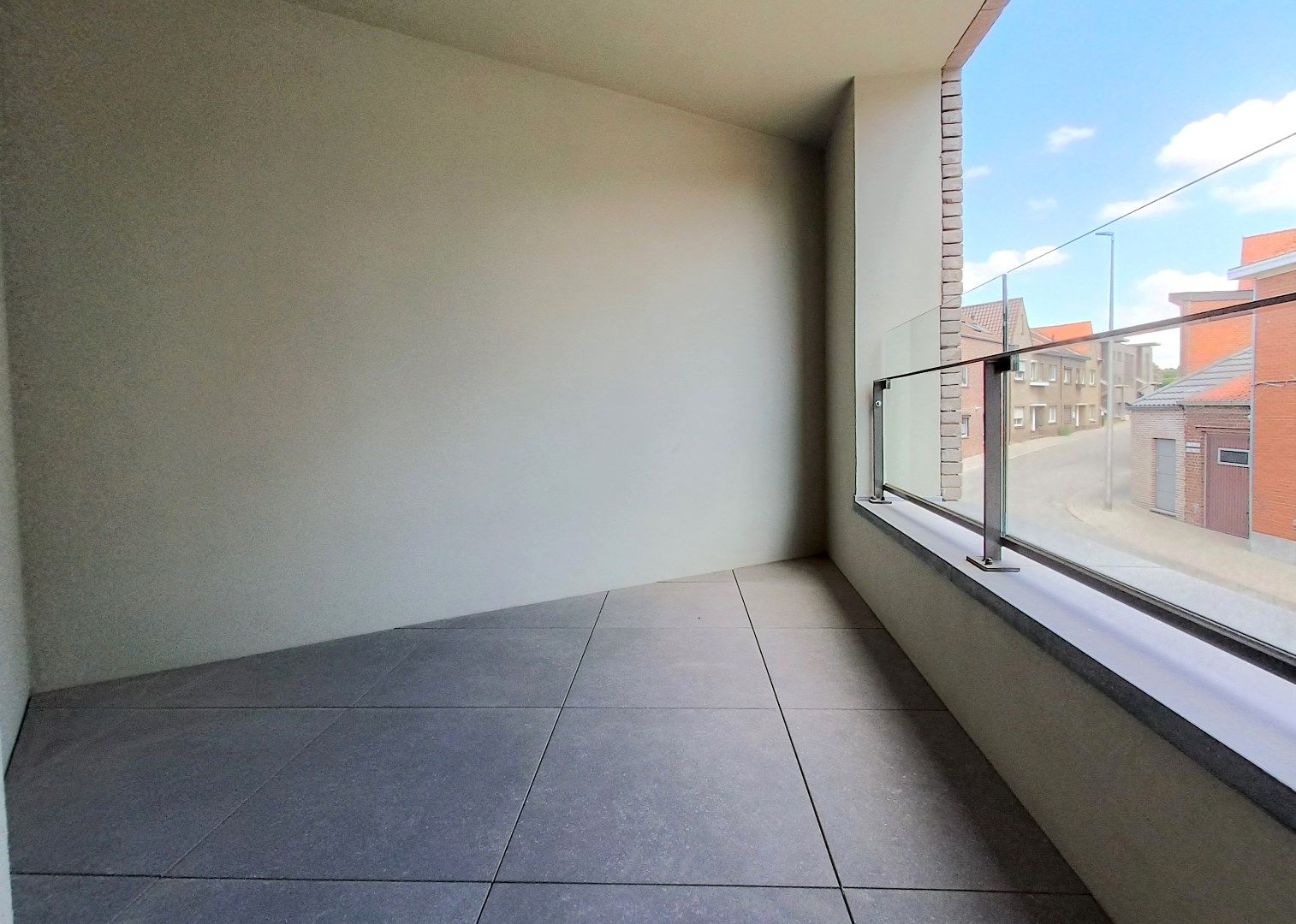 Instapklaar BEN-appartement met mooi terras en autostaanplaats foto 5