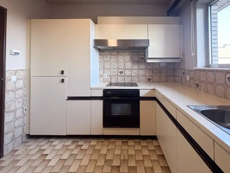 Ruim en lichtrijk appartement met 3 slaapkamers in hartje Beveren foto 6