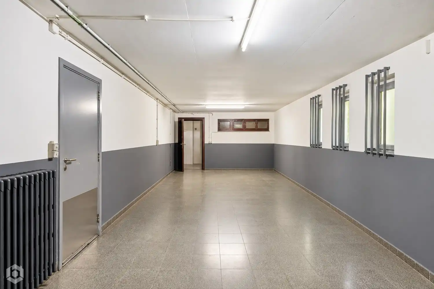 Ruime villa met 5 slpkrs, zwembad en handelsruimte op perceel van 3383m² te Berlaar foto 24