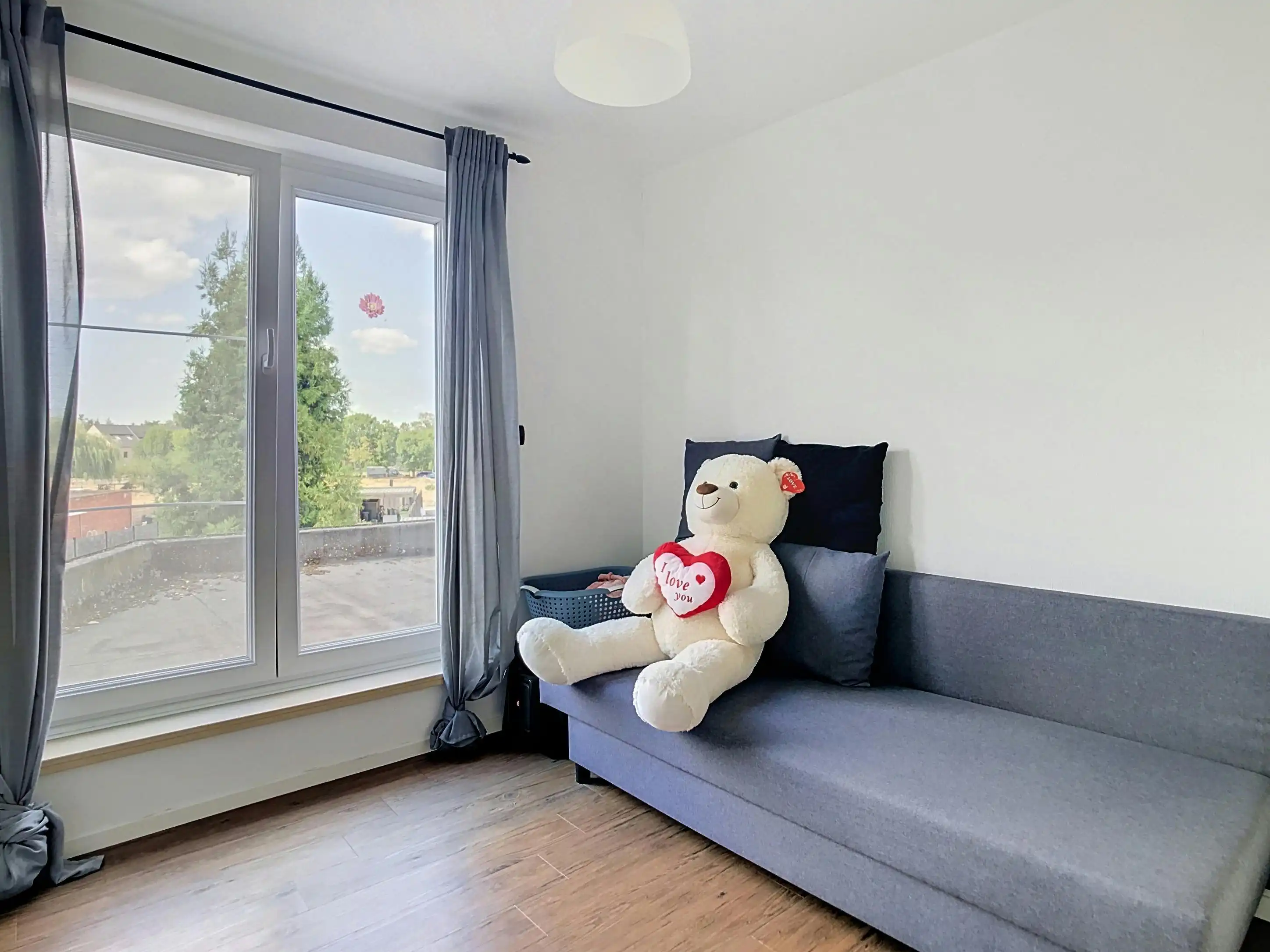 Duplex met terras en autostaanplaats te koop in Burcht foto 15