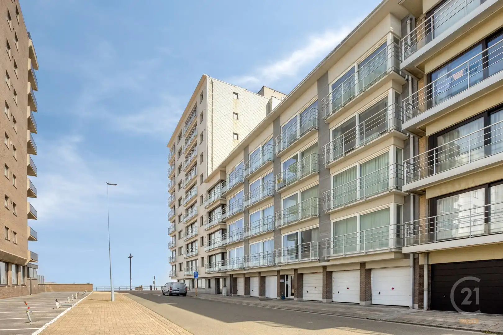 Instapklaar appartement met zijdelings zeezicht op toplocatie in Middelkerke foto 17