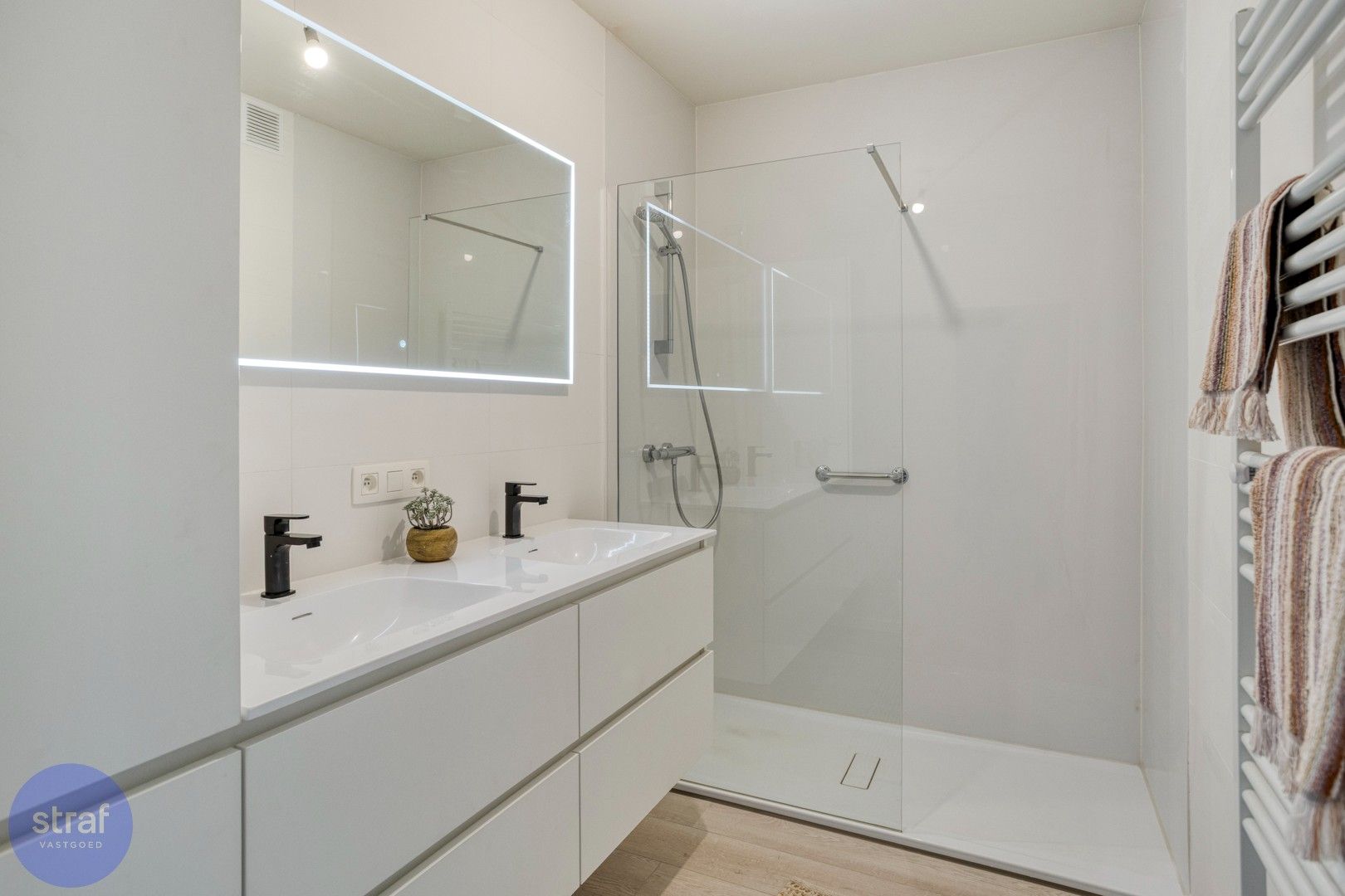 Prachtig licht appartement met ZW terras in centrum Beveren foto 14