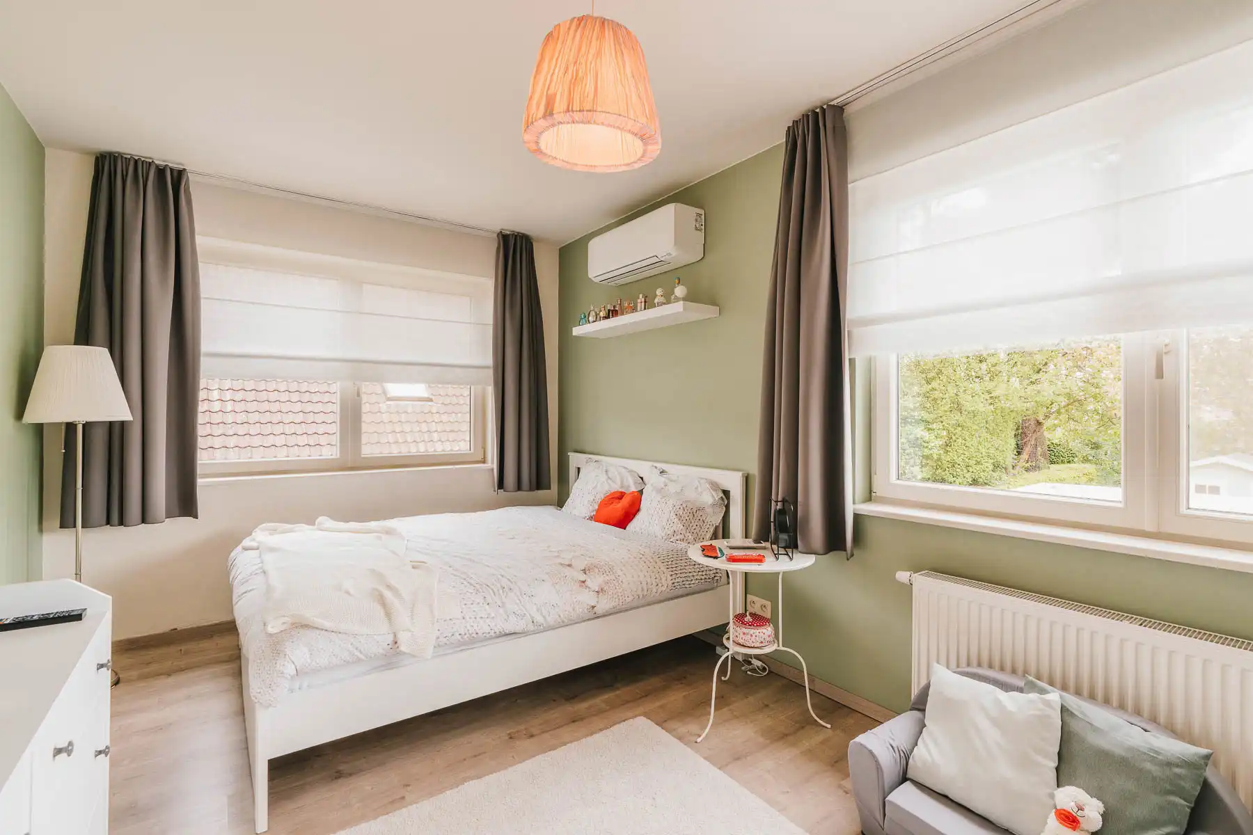 Gerenoveerde, instapklare woning op mooi perceel van 5are foto 17