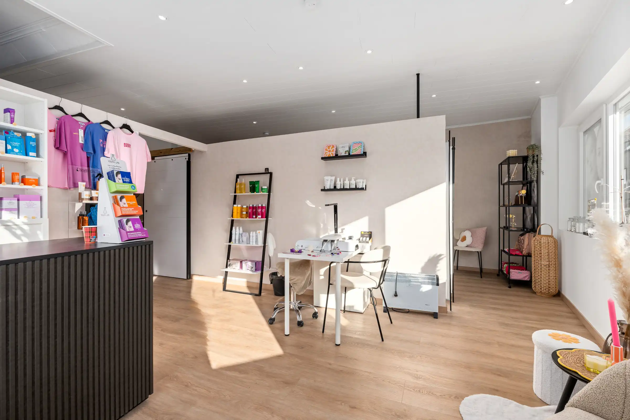 Ruim hoekhuis met poly ruimte/ 2 woonst foto 5