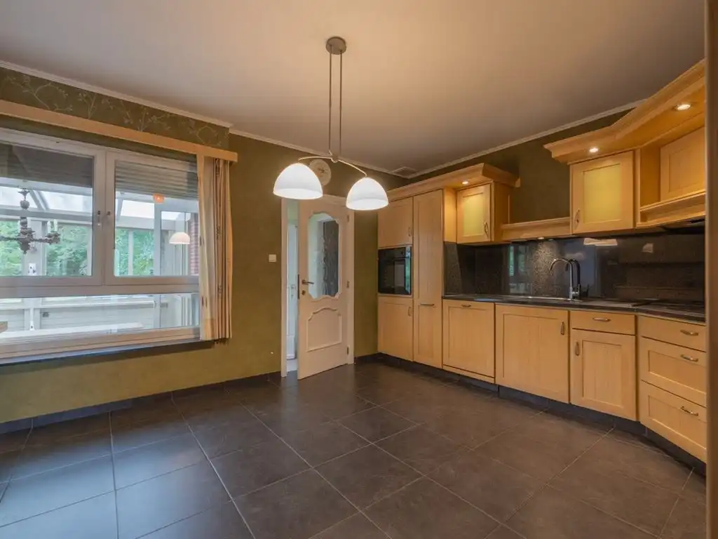 Goed onderhouden, op te frissen splitlevel woning foto 14