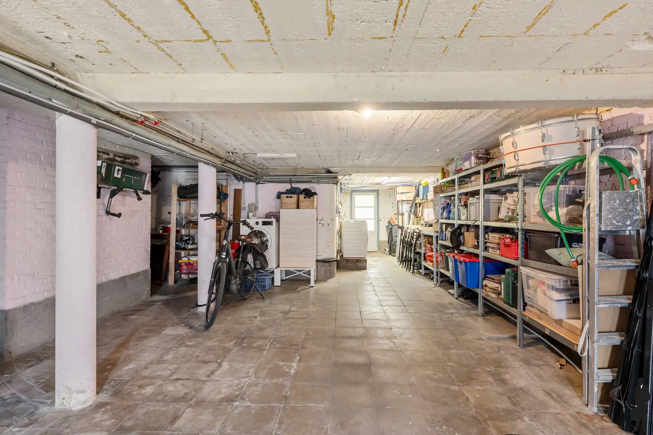 Charmant gelijkvloersappartement met grote tuin en garage foto 13