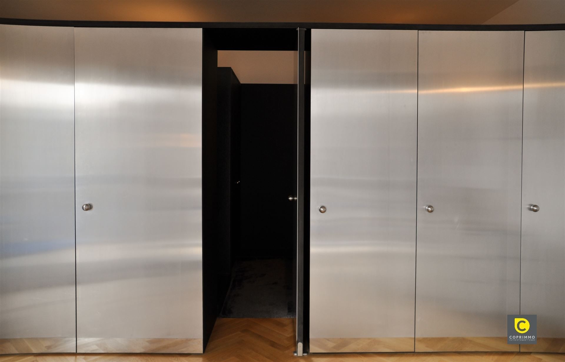 Gemeubelde designstudio op topligging aan het Mechelsplein foto 7