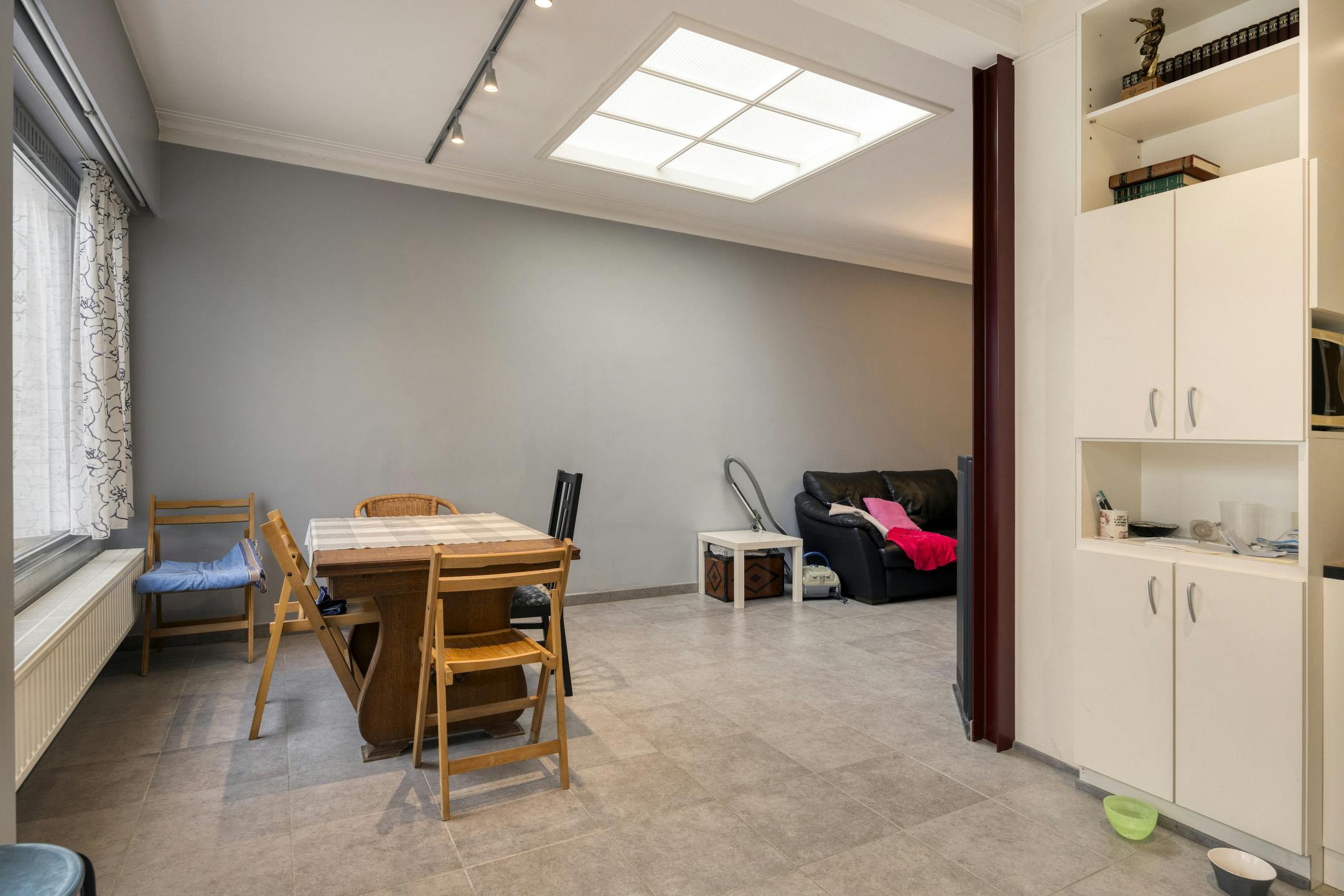 Ruim huis te koop Merksem met garage en zonnige tuin foto 6