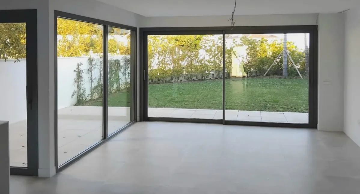 Leef het luxe leven aan de Costa del Sol – halfvrijstaande villa met zeezicht, wellness & topligging in Las Lagunas de Mijas foto 2