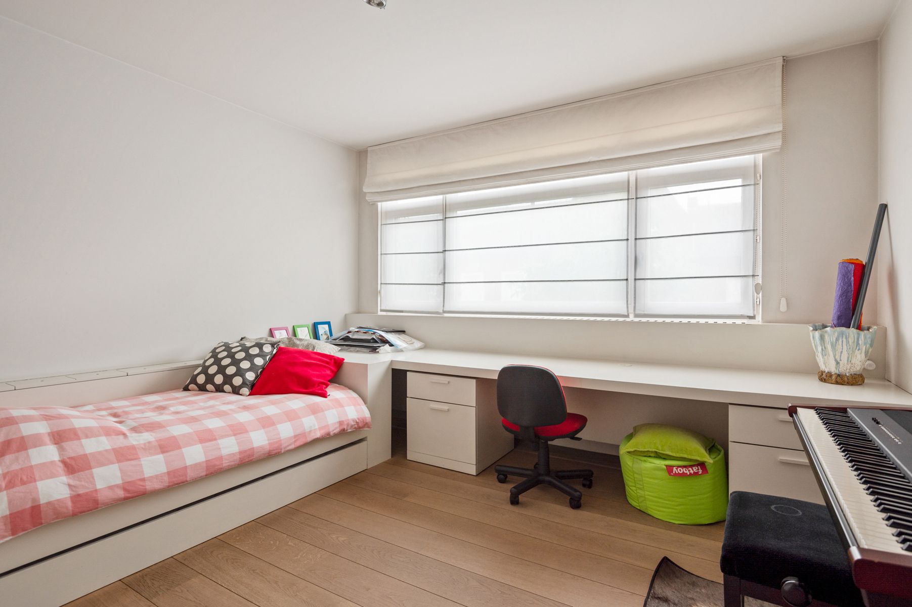 High-end afgewerkte praktijkvilla in het centrum foto 18