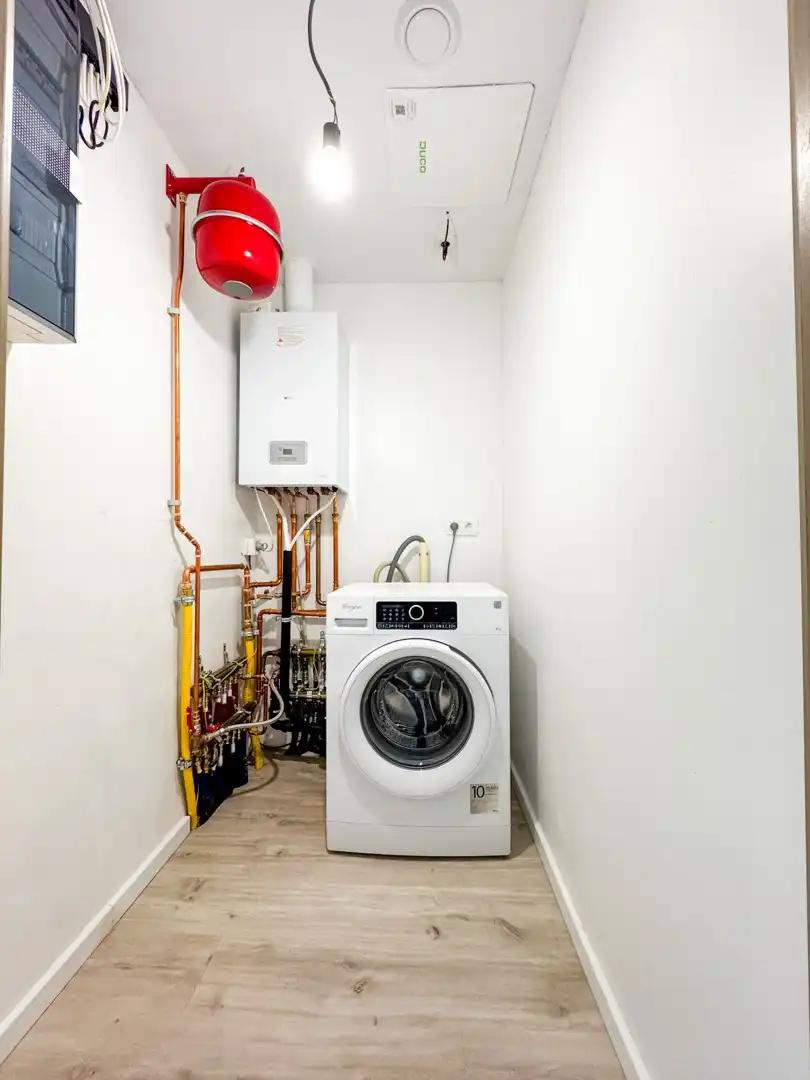 Mooi afgewerkte rijwoning met 3 slaapkamers, tuin en garage op toplocatie! foto 17