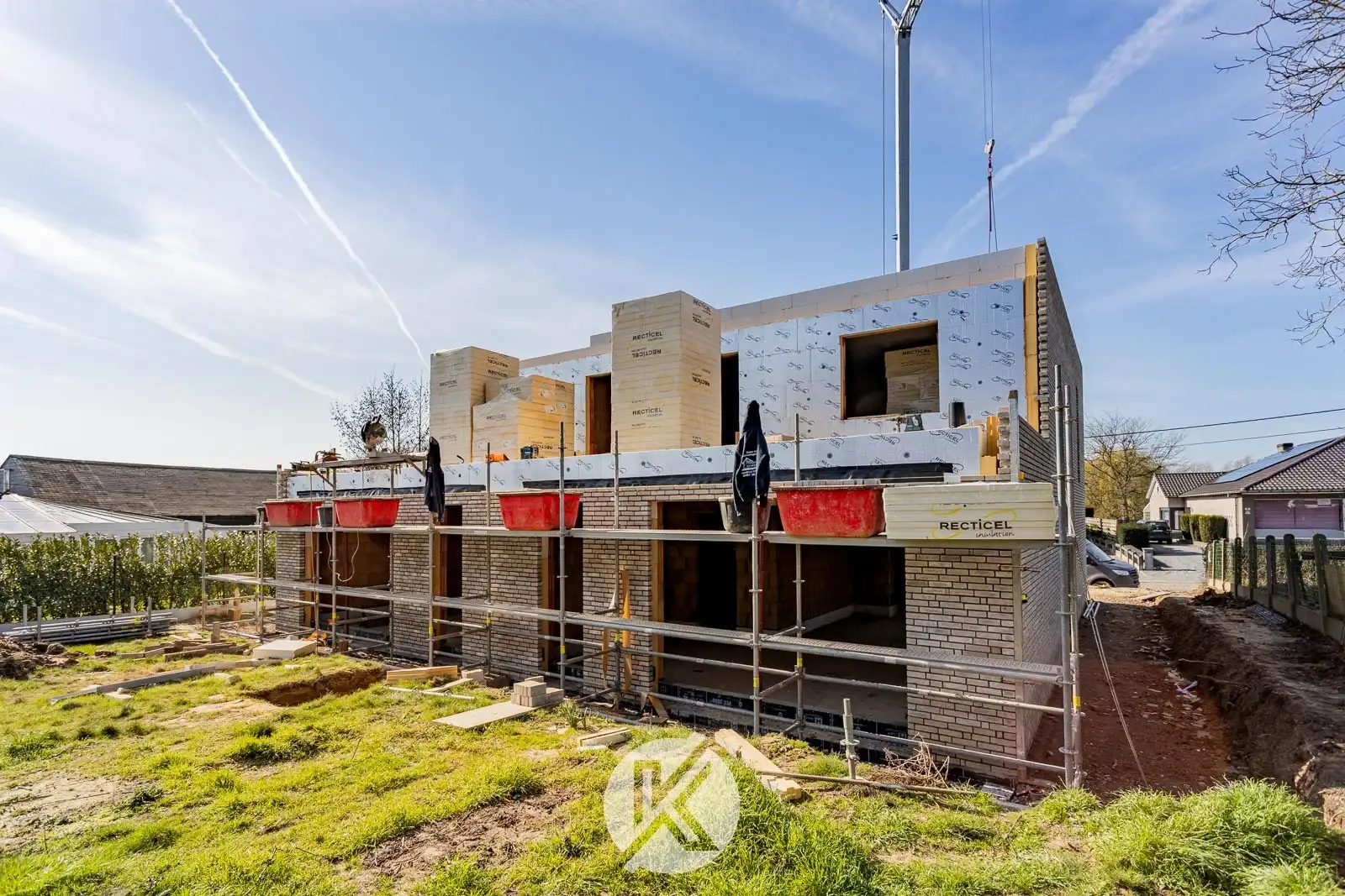 Strakke halfopen nieuwbouwwoning met potentieel foto 10