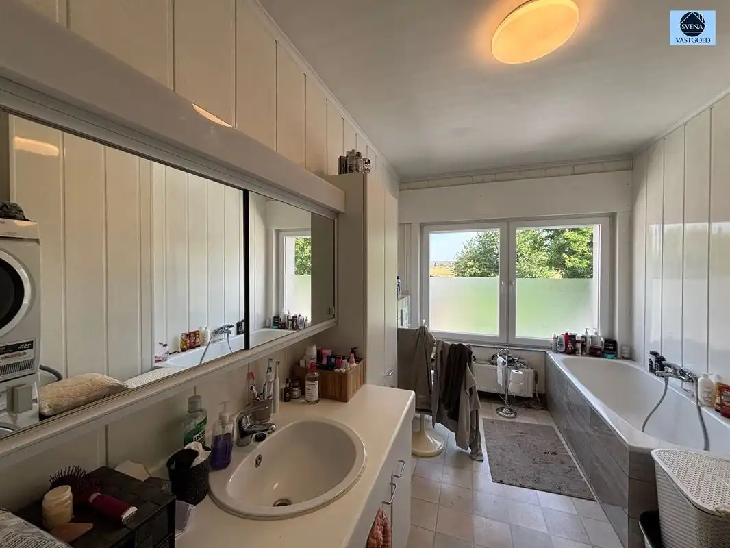GERENOVEERDE WONING MET 3 SLAAPKAMERS foto 10