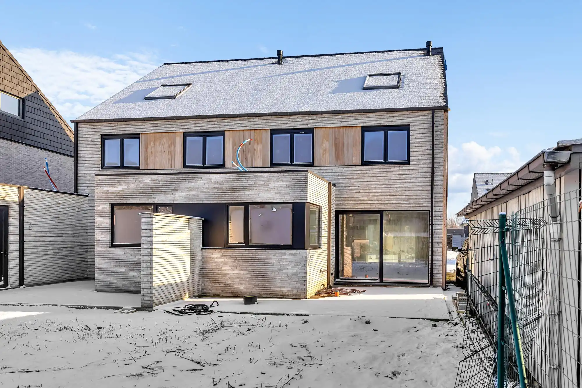 Volledig afgewerkte nieuwbouw (prijs incl. kosten: €471.731) foto 25