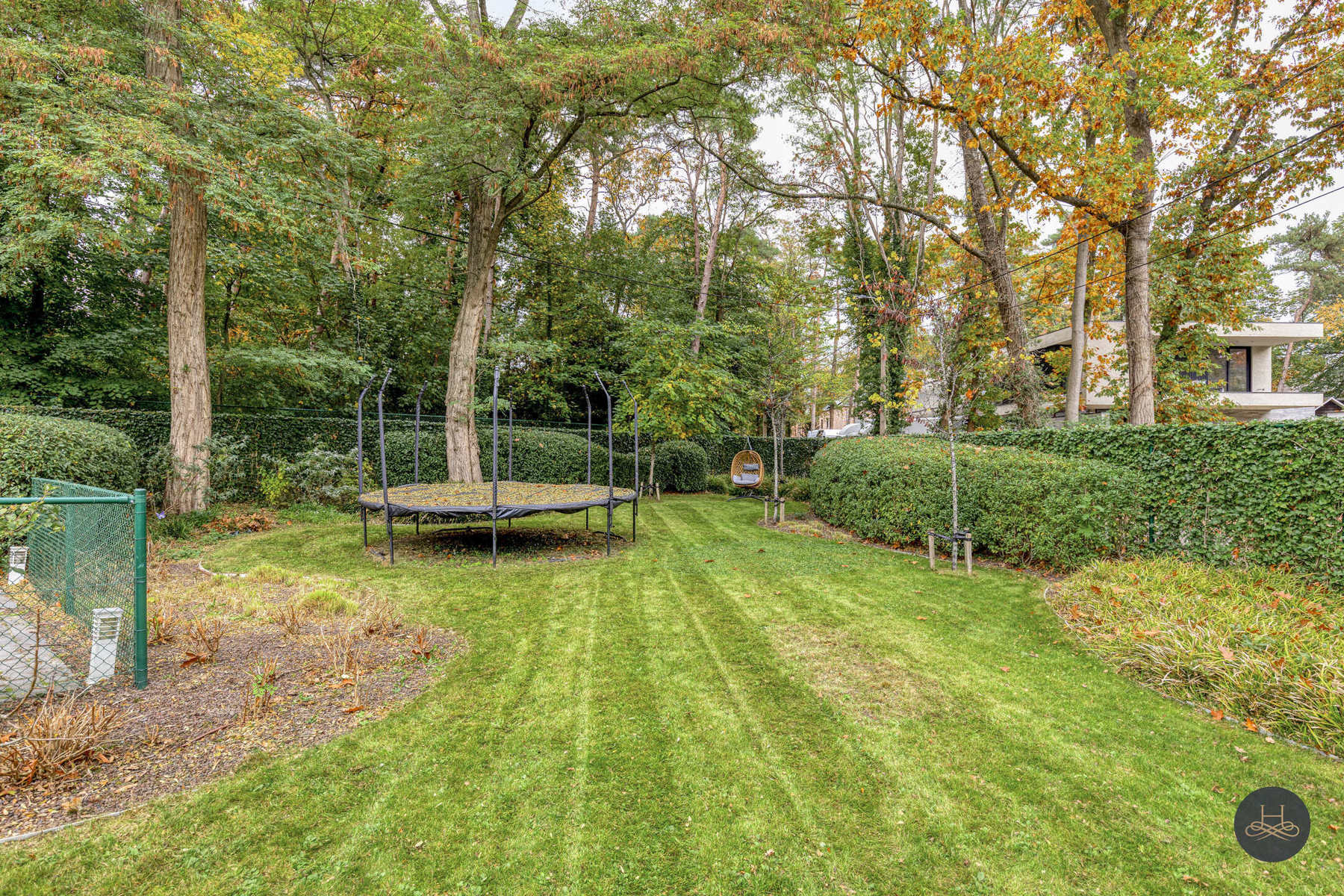 Indrukwekkende groen gelegen villa met zwembad en poolhouse  foto 38