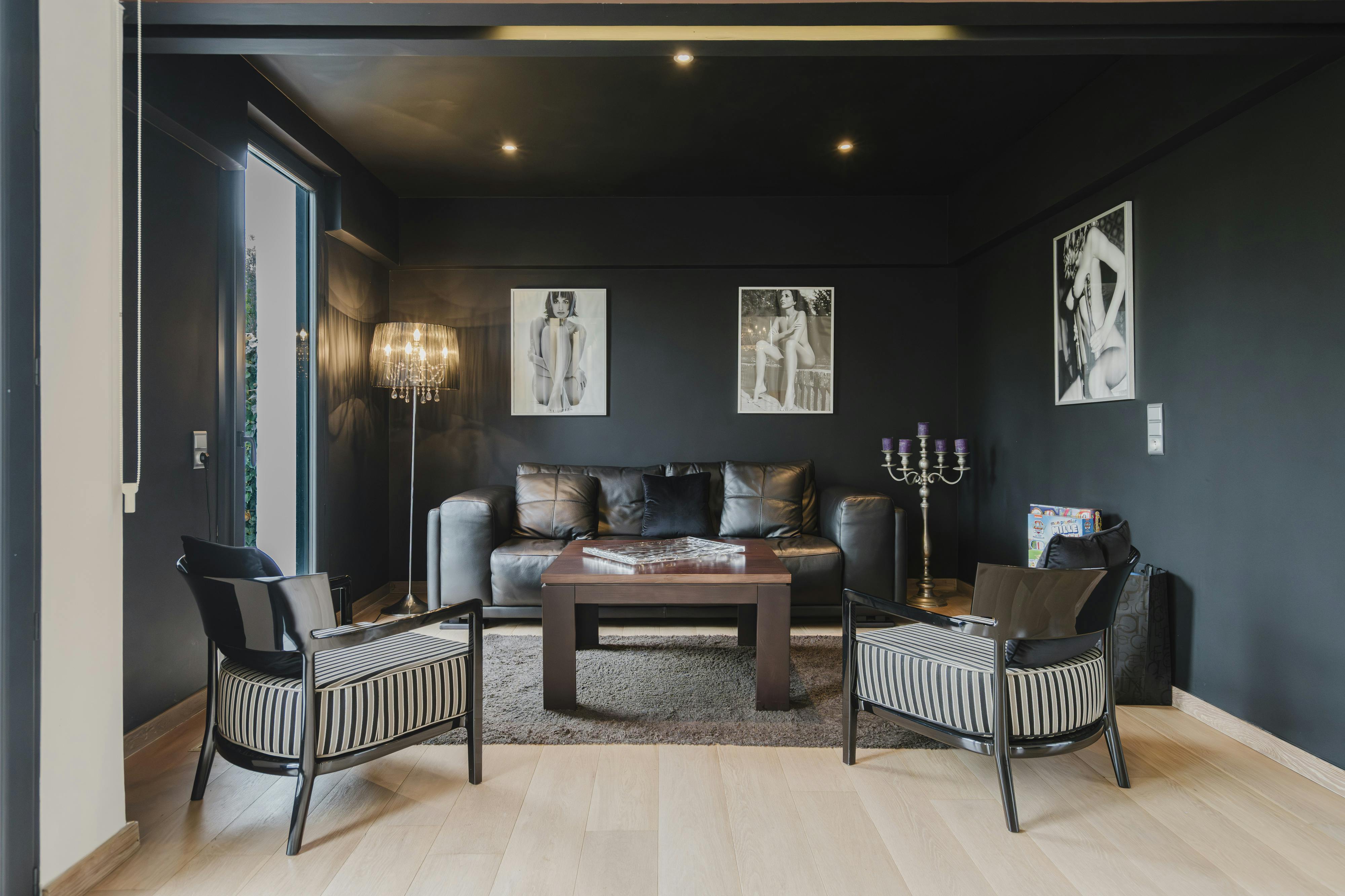 Architecturale patiowoning met tijdloze klasse foto 7