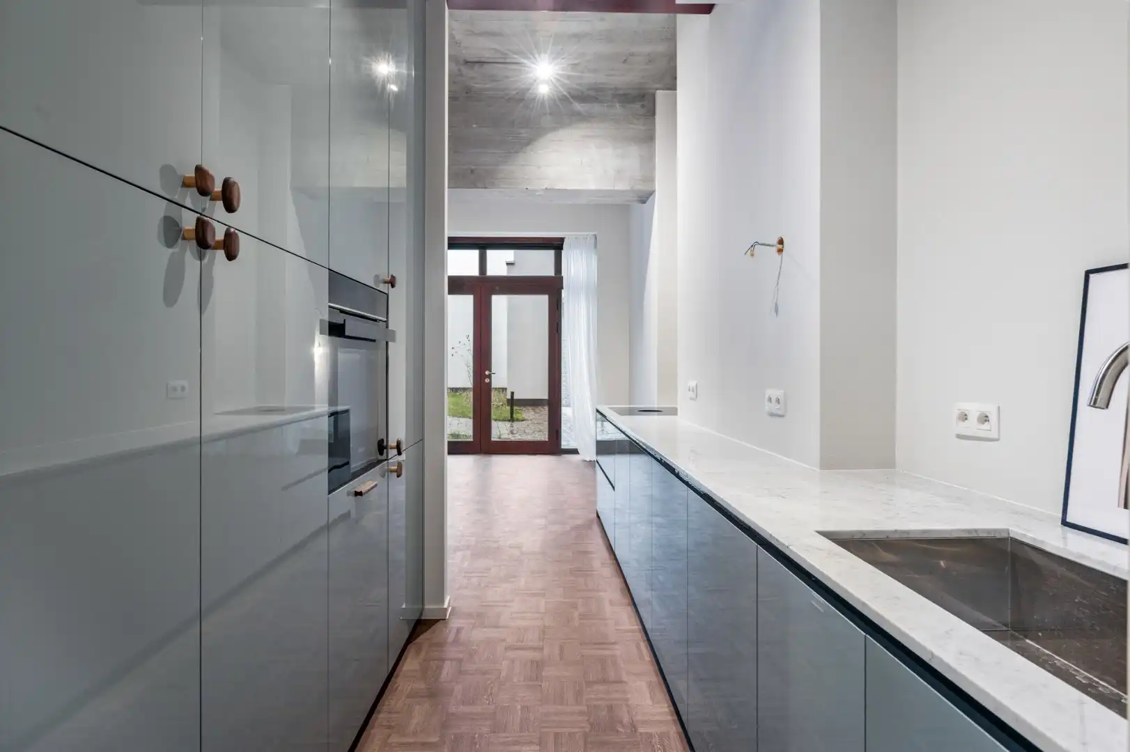 Stijlvol gelijkvloers appartement op absolute toplocatie! foto 7