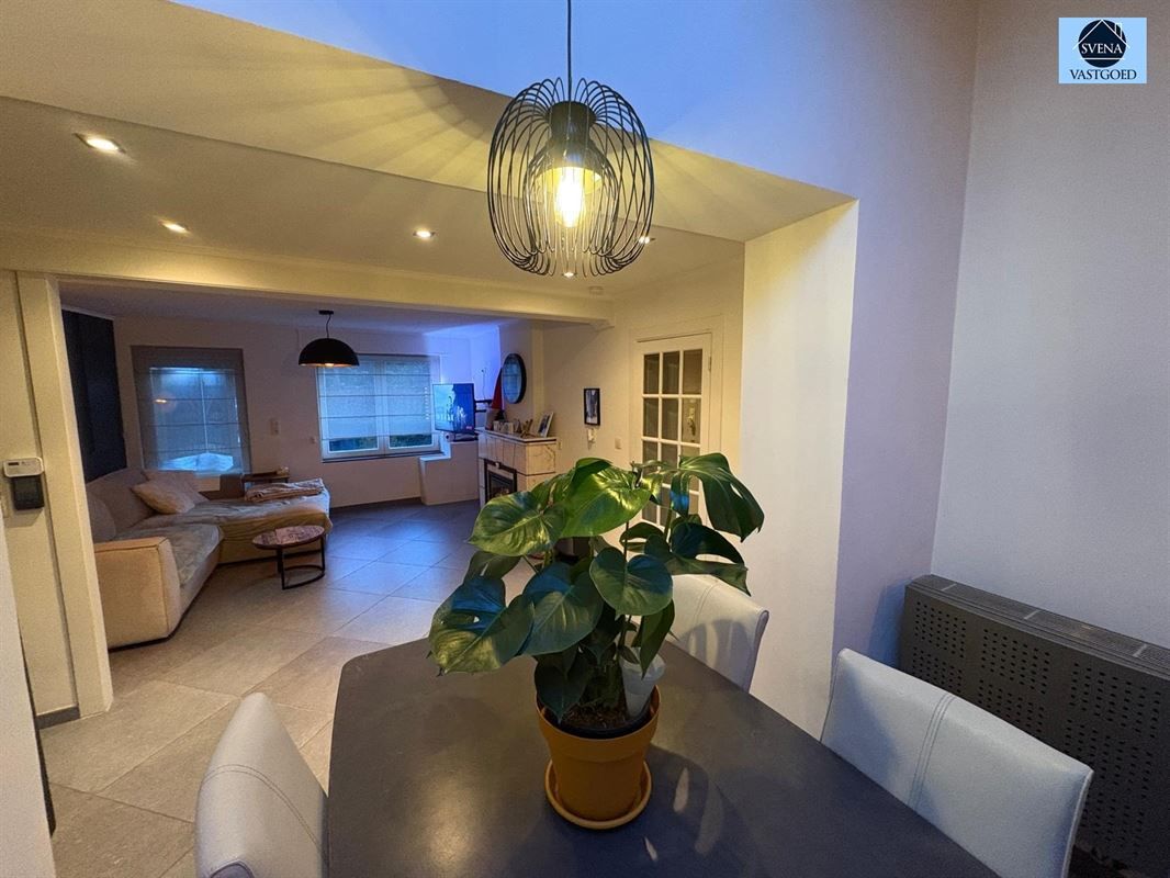 ZEER GEZELLIGE WONING MET GROTE TUIN TE LESSEN foto 7