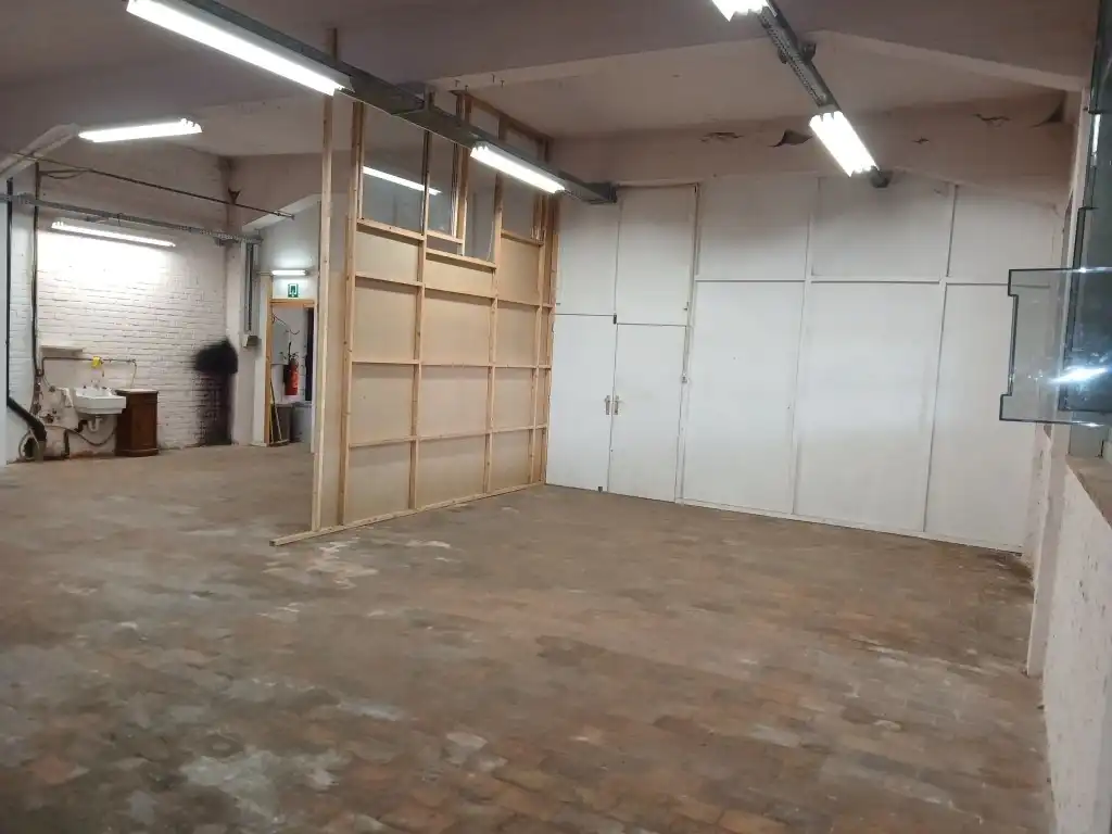 Goed bereikbaar atelier 100m² / werkplaats / magazijn | Spitaalstraat foto 6
