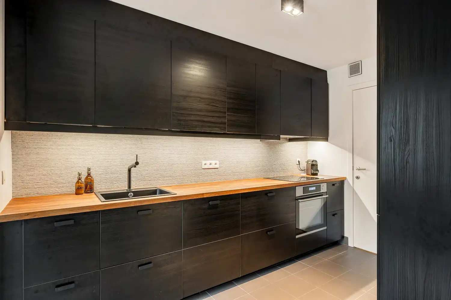 Instapklaar gelijkvloers appartement in het centrum van Beerzel. foto 17