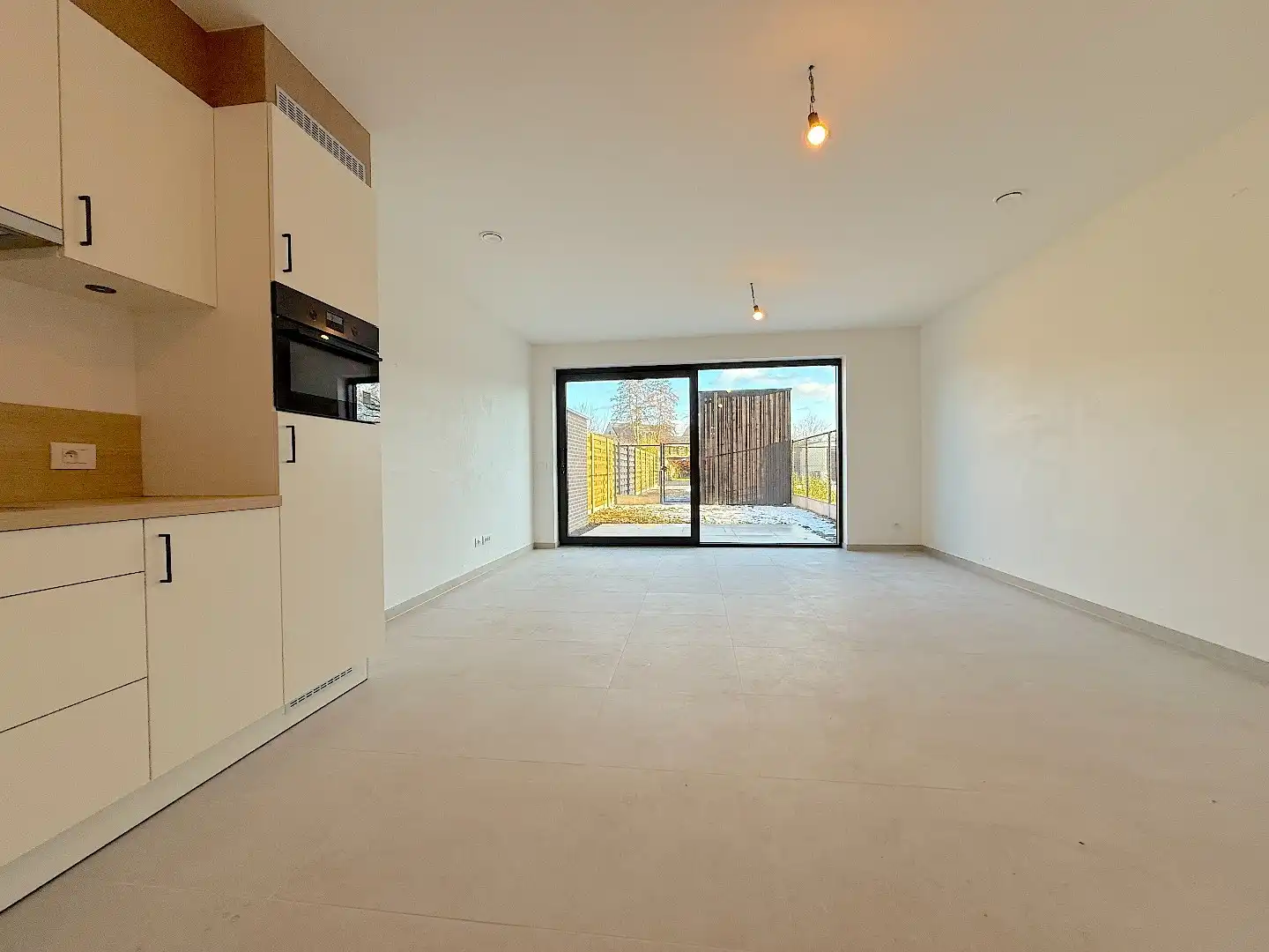 Tuinappartement met parking te Sint-Andries - 1 slpk foto 4