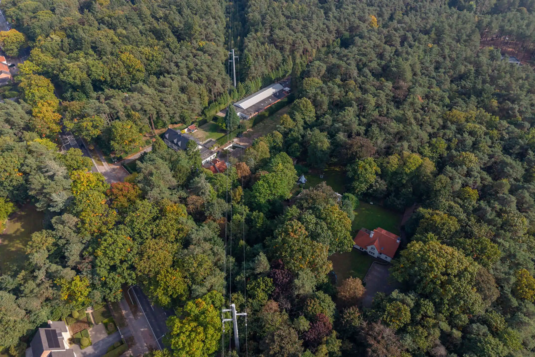 Bouwgrond / grondig te renoveren woning op 7.106m² grond. foto 12