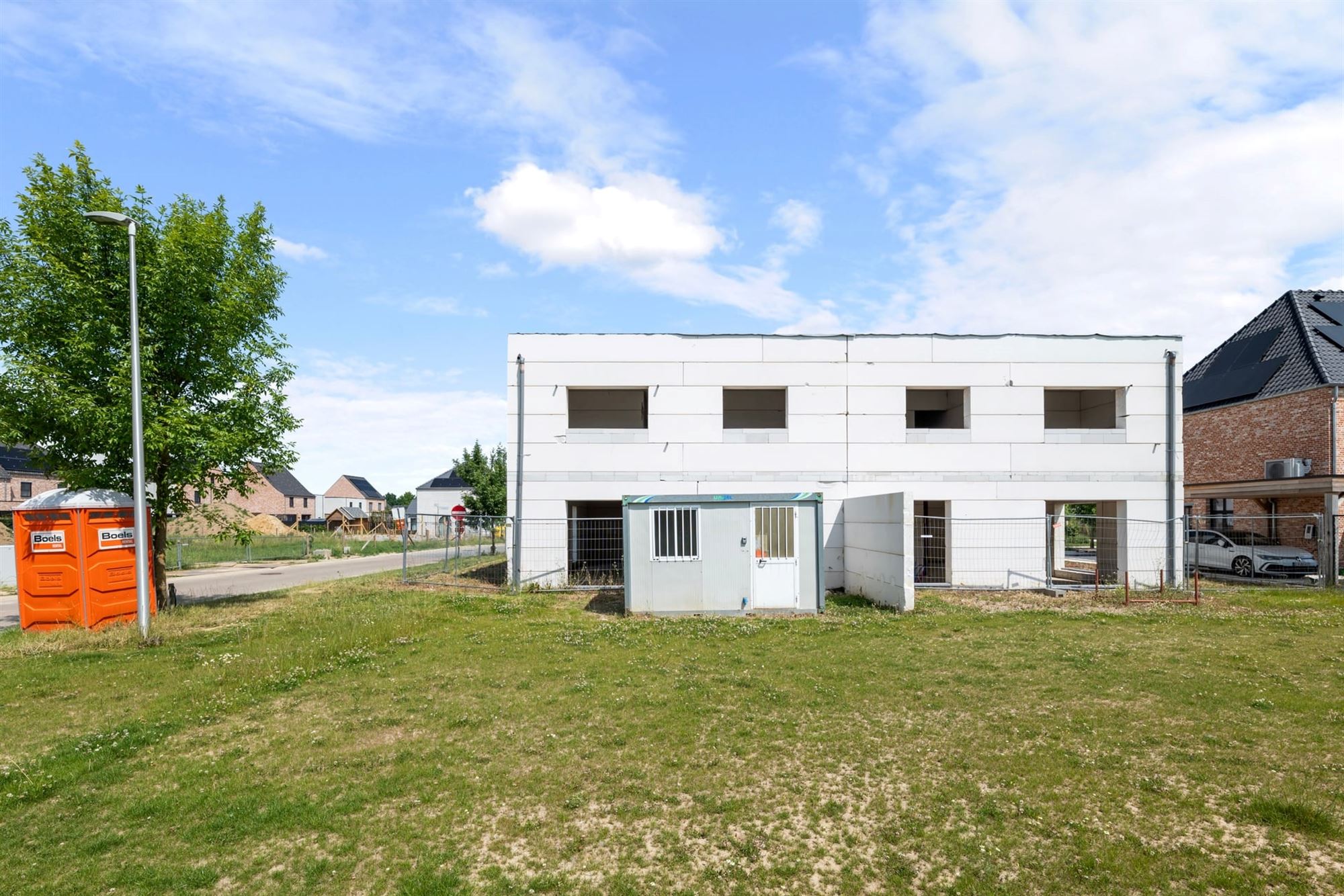 CASCO HALFOPEN BEBOUWING IN MODERNE STIJL MET CARPORT IN ALKEN foto 4