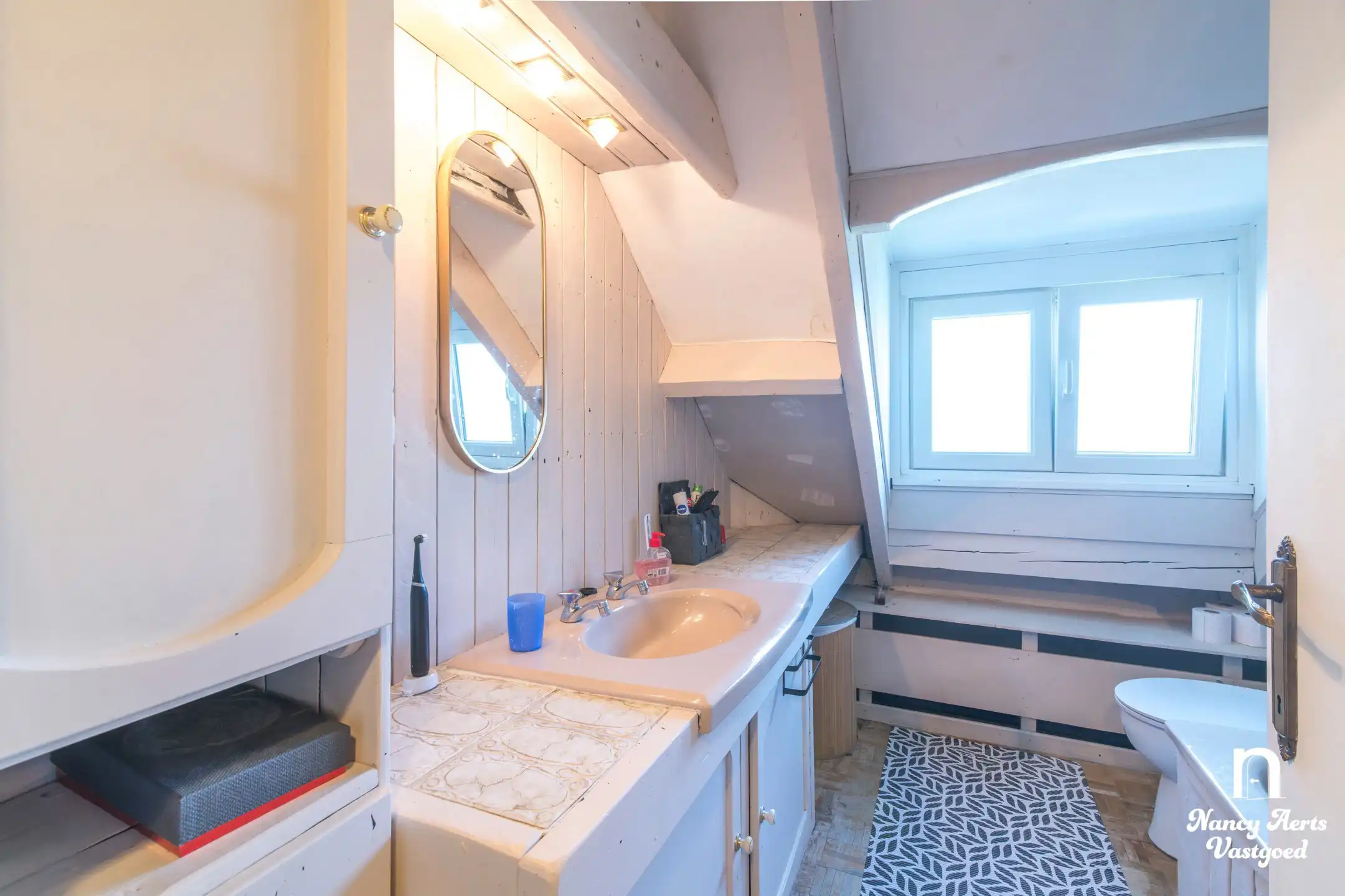 Ruime woning met karakter en talloze mogelijkheden foto 28