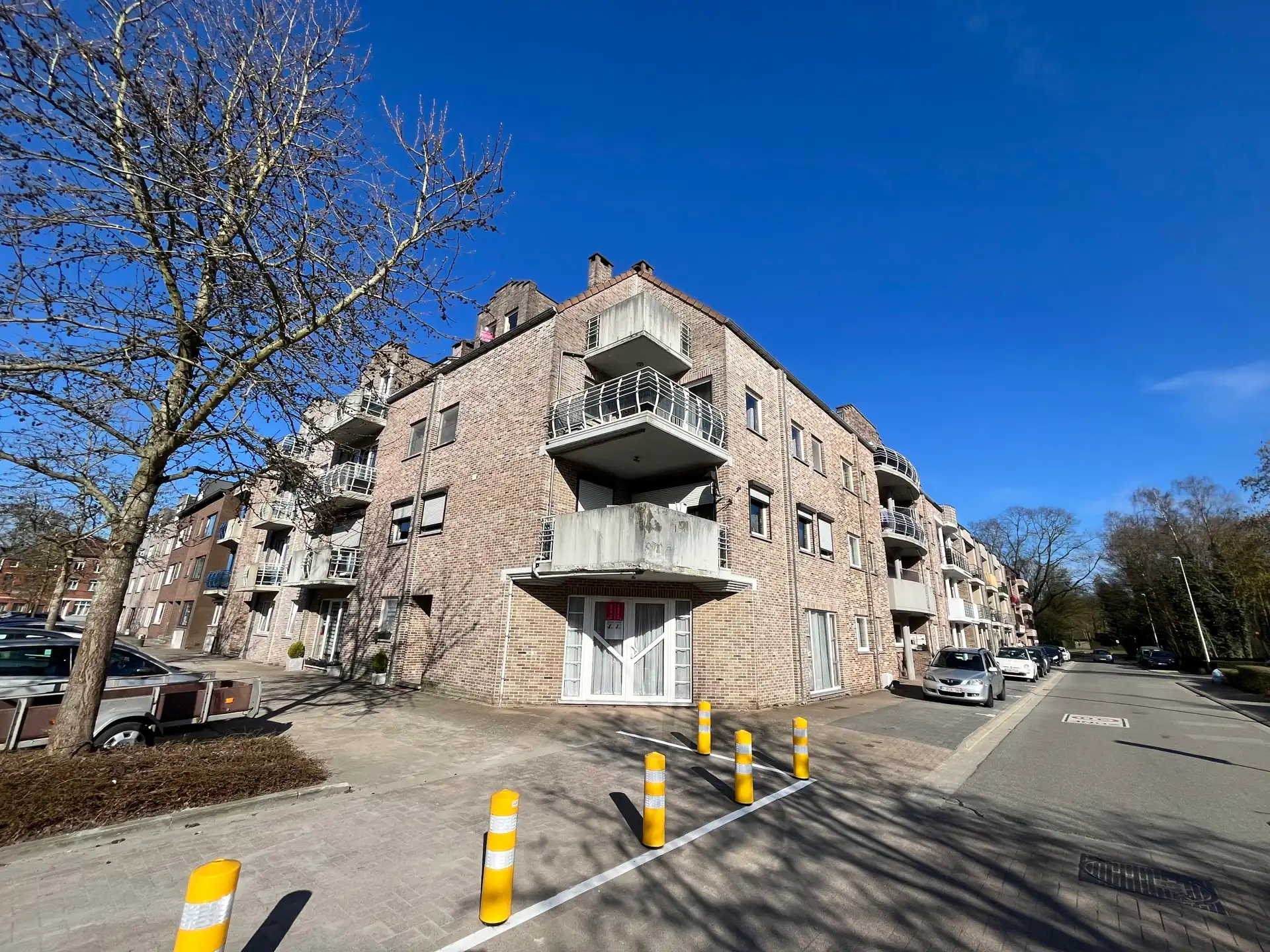 Gelijkvloerse kantoorruimte - 60m² foto {{pictureIndex}}