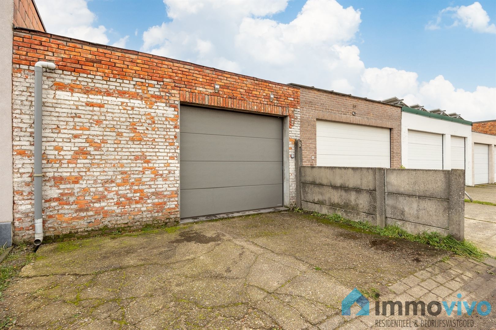 Instapklare woning met 4 slaapkamers, grote tuin en garage. foto 17