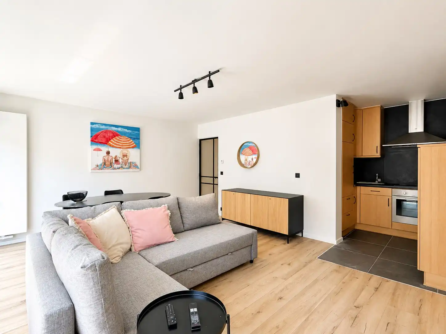 Instapklaar appartement net achter de Zeedijk van Heist foto 6