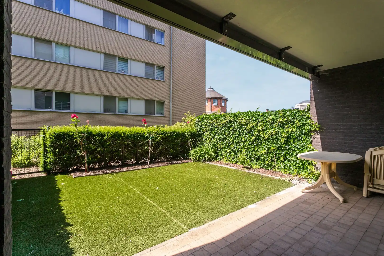 App met 2 slpk, tuin, kelder en staanplaats foto 8