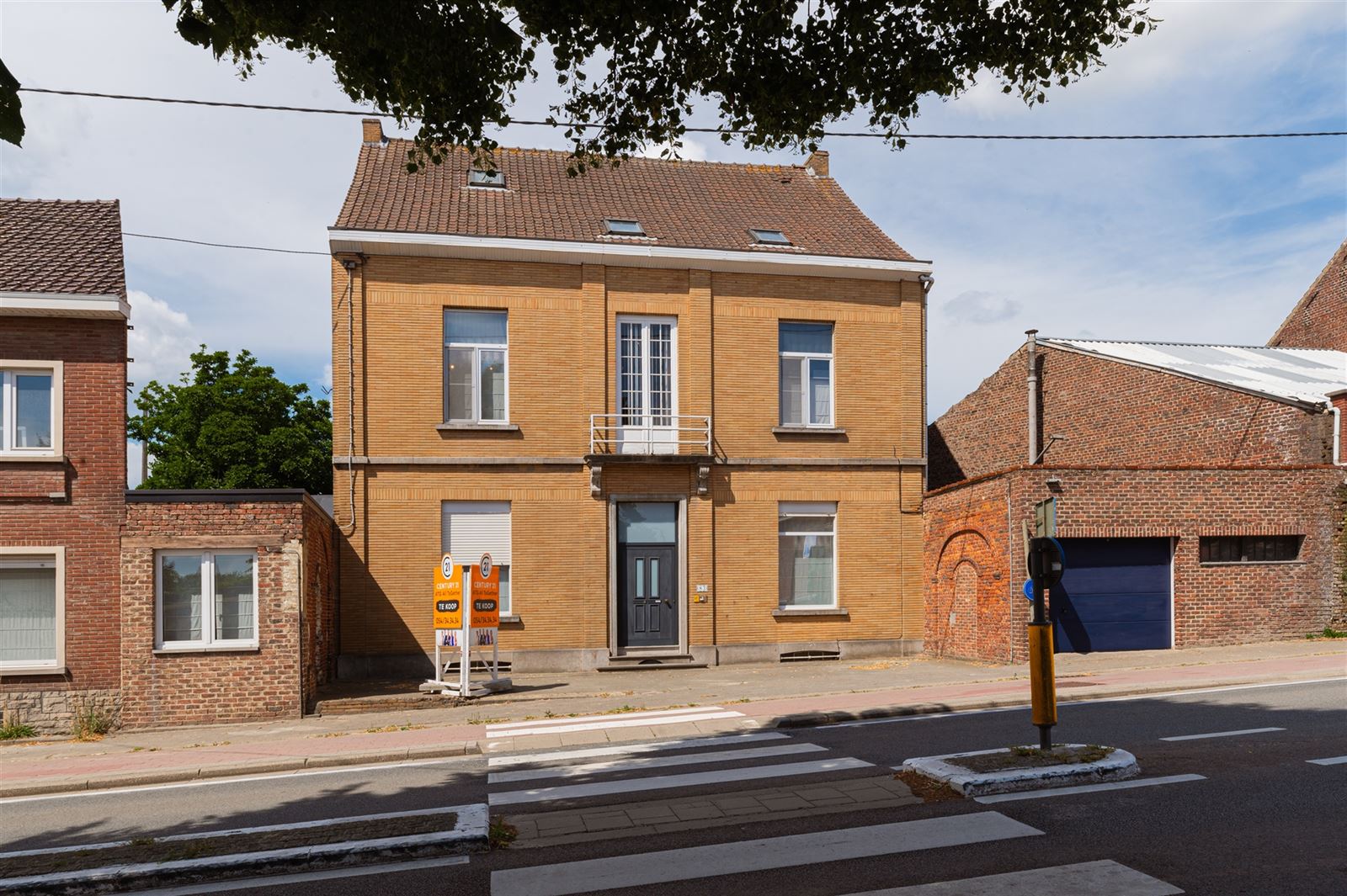 Hoofdfoto van de publicatie: Herenwoning met mogelijkheid meergezinswoning of praktijk