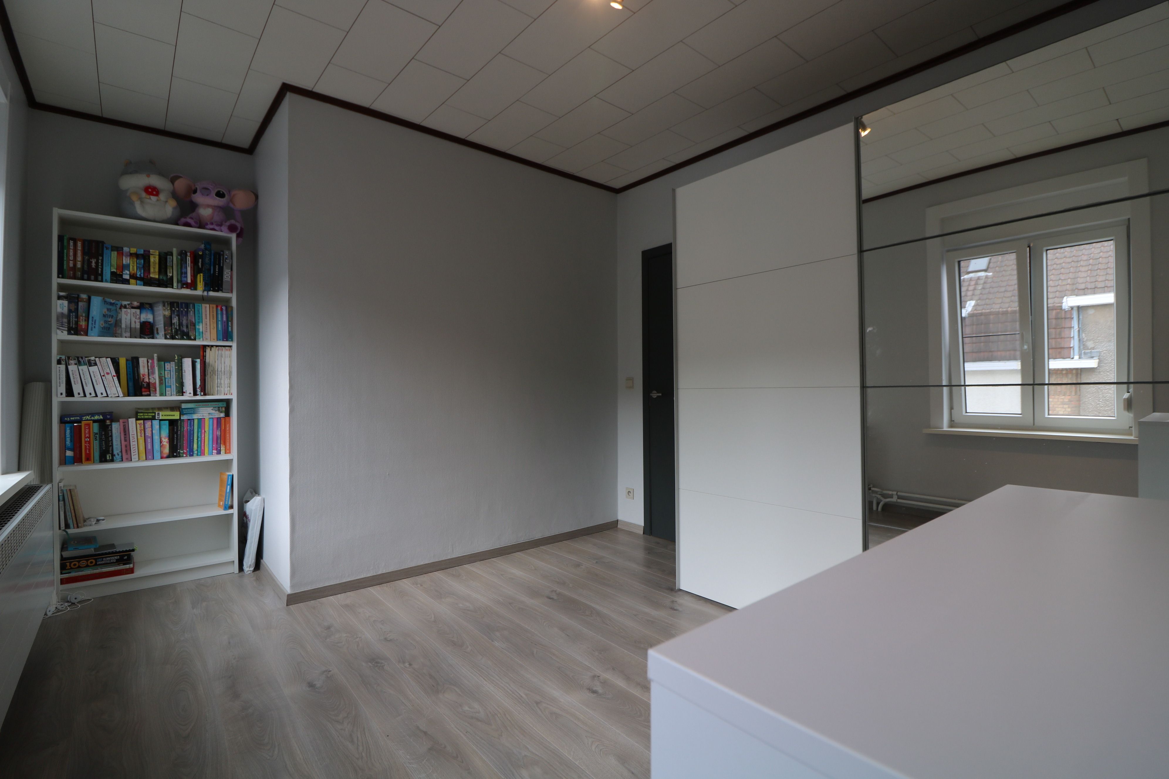 Instapklare woning met 3 slaapkamers en stadstuin, vlakbij centrum, jachthaven en Zeedijk. foto 10