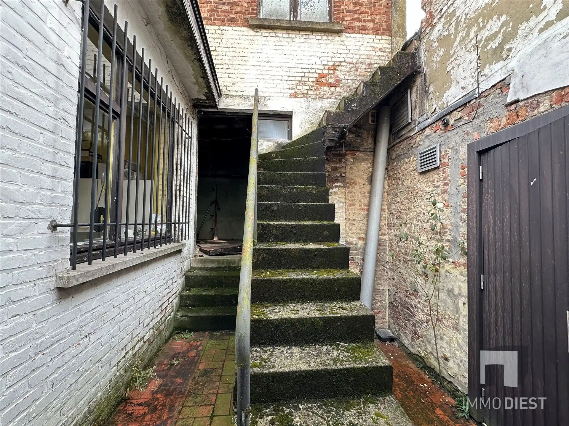 Retail met ca 260m² en constante huurder foto 14