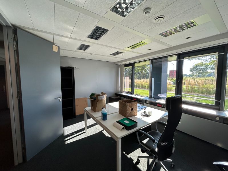Magazijn (1.104 m²) met kantoorruimte (206 m²) – op toplocatie The Loop foto 10