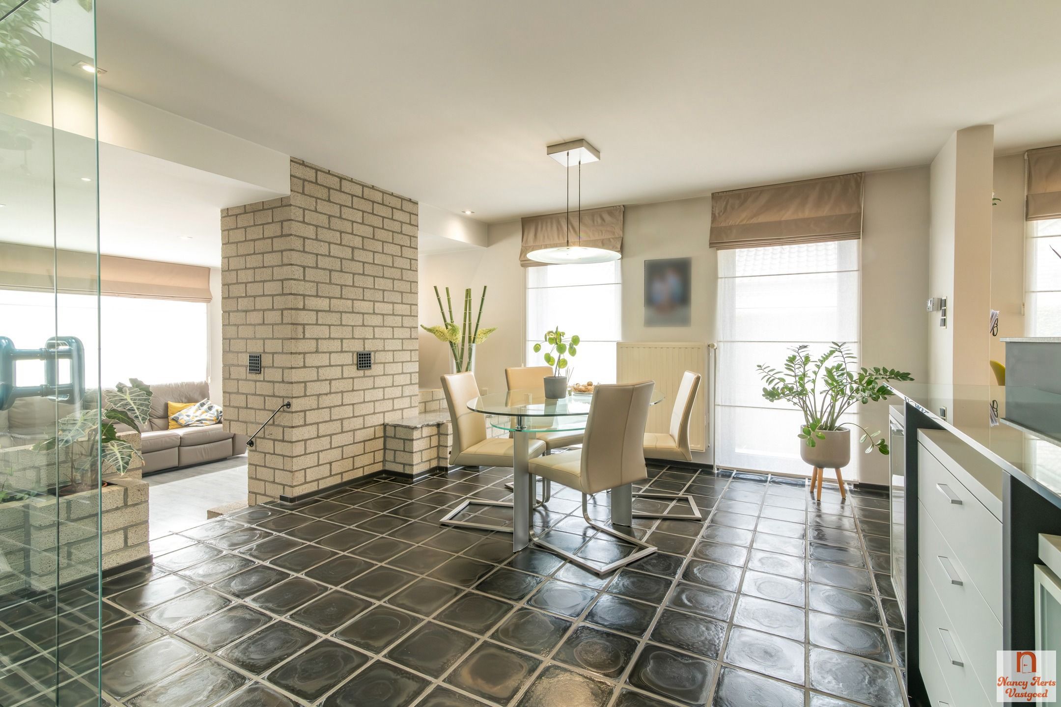Ruime en instapklare gezinswoning met 6 slaapkamers foto 8